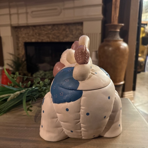 Rare Vintage Collectible Cow Cookie Jar. 10 x 10 x 8 Inches. Tiny Chip On Lid - Picture 3 of 10